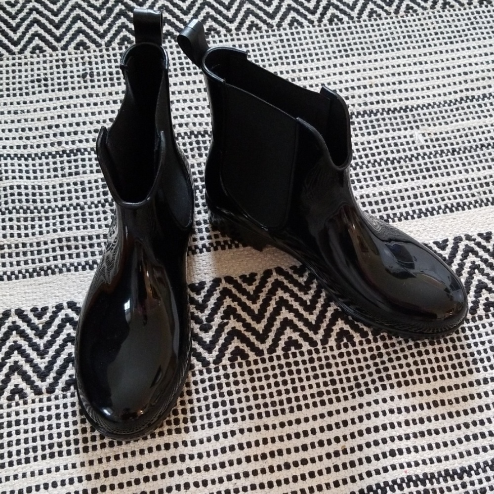 Nicole Miller Rainboots